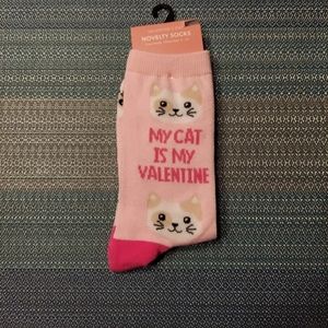 MY CAT IS MY VALENTINE CREW SOCKS 4-10 SHOE SIZE BNWT SO 1 LEFT!